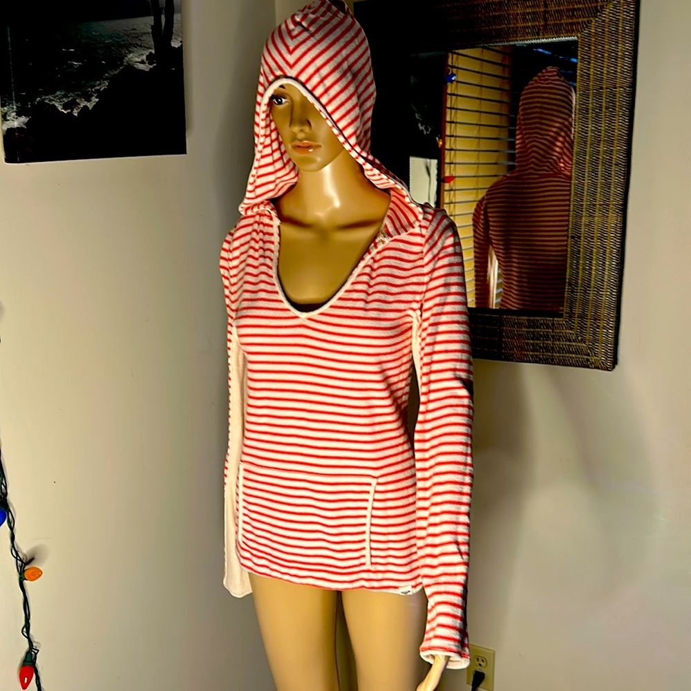 Roxy pull over light knit hooded sweater size medium